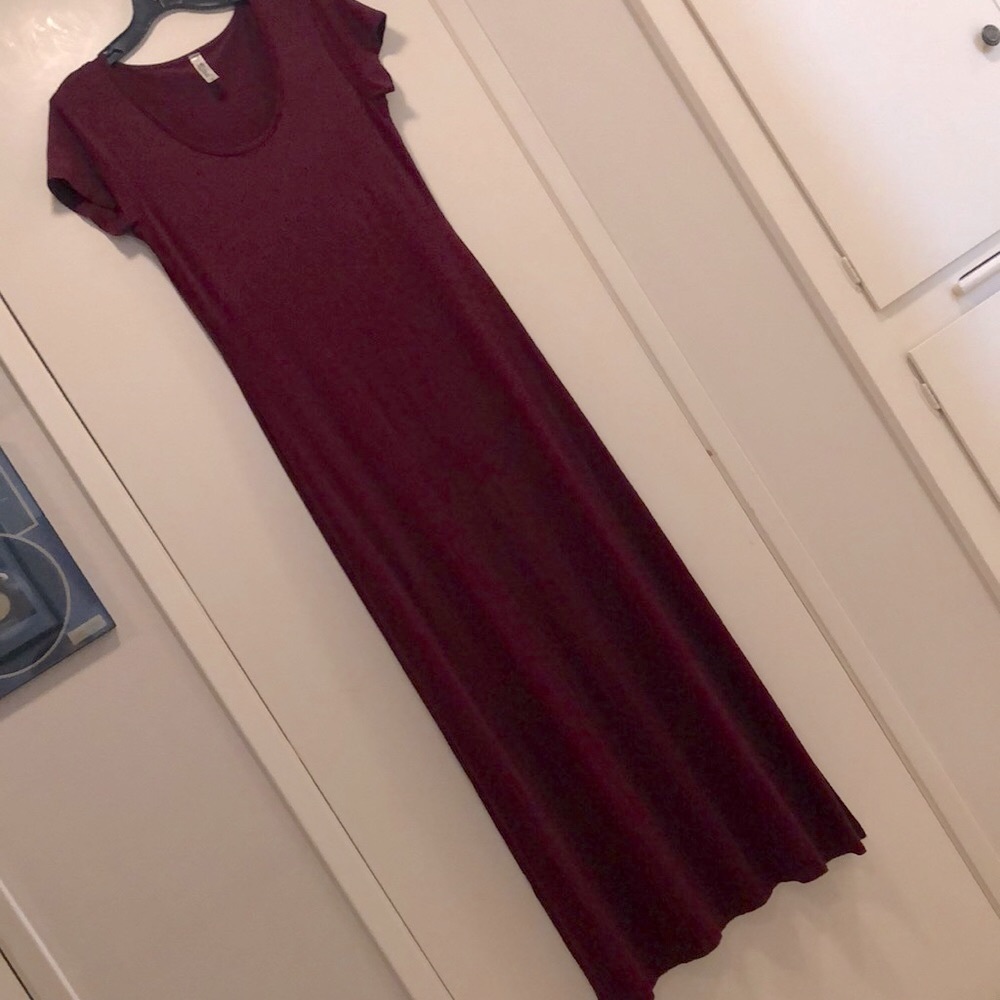 🆕2in1 Hi-Slit sides! Soft Knit Rich Burgundy Dress! Casual to Party Perfect!